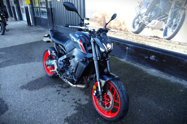 Yamaha MT-09 - Image 2