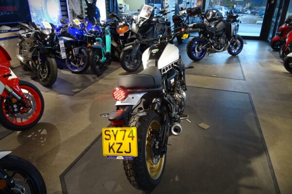 Yamaha XSR700 Legacy New Pre-reg offer! SAVE £921 - Image 3