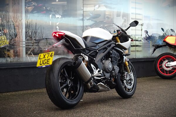 Triumph Speed Triple 1200 RR - Image 4