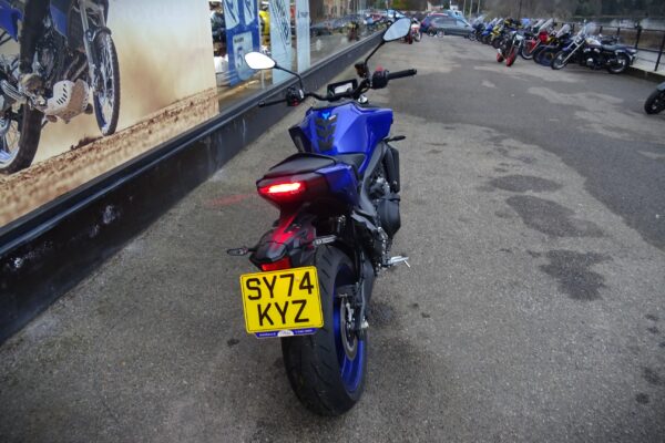 Yamaha MT-09 Y-AMT Ex-Demo - Image 3